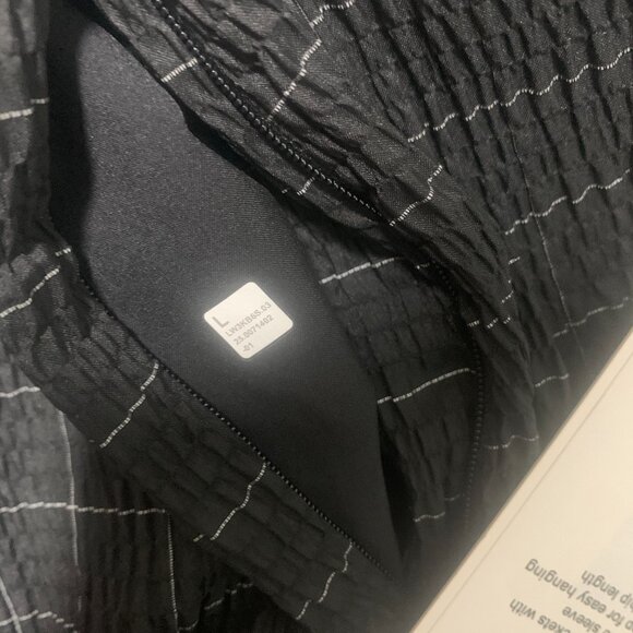 Lululemon NWT Adapted State Textured Jacket Reflective Grid L Black - Picture 4 of 9